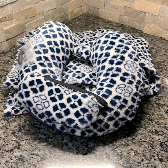 Other - Travel at ease set